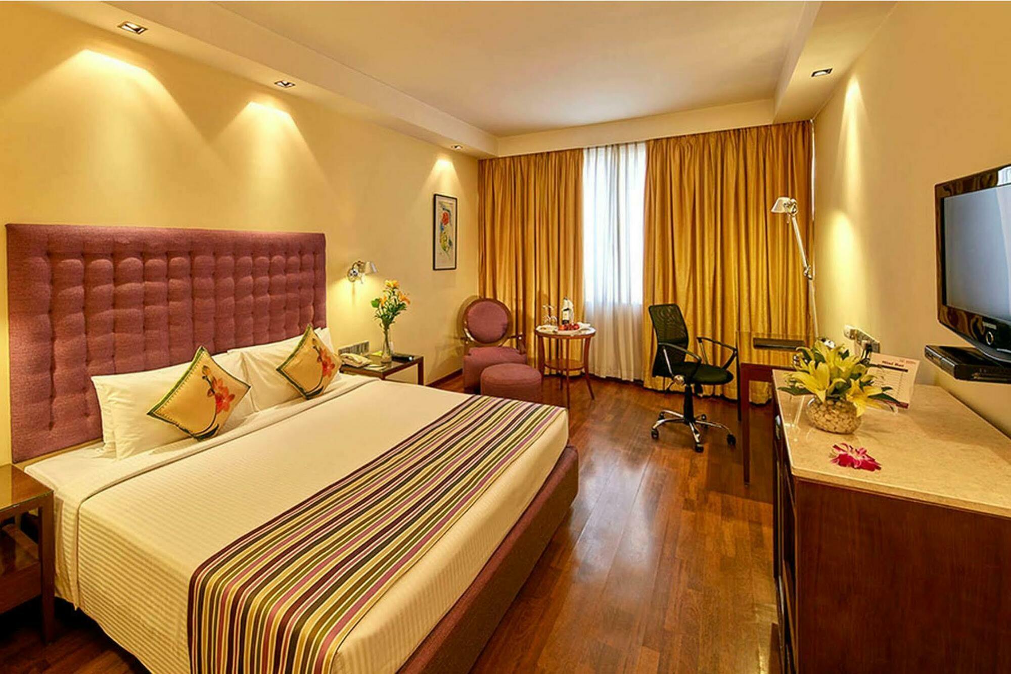 Royal Orchid Central Bangalore, Mg Road Dış mekan fotoğraf